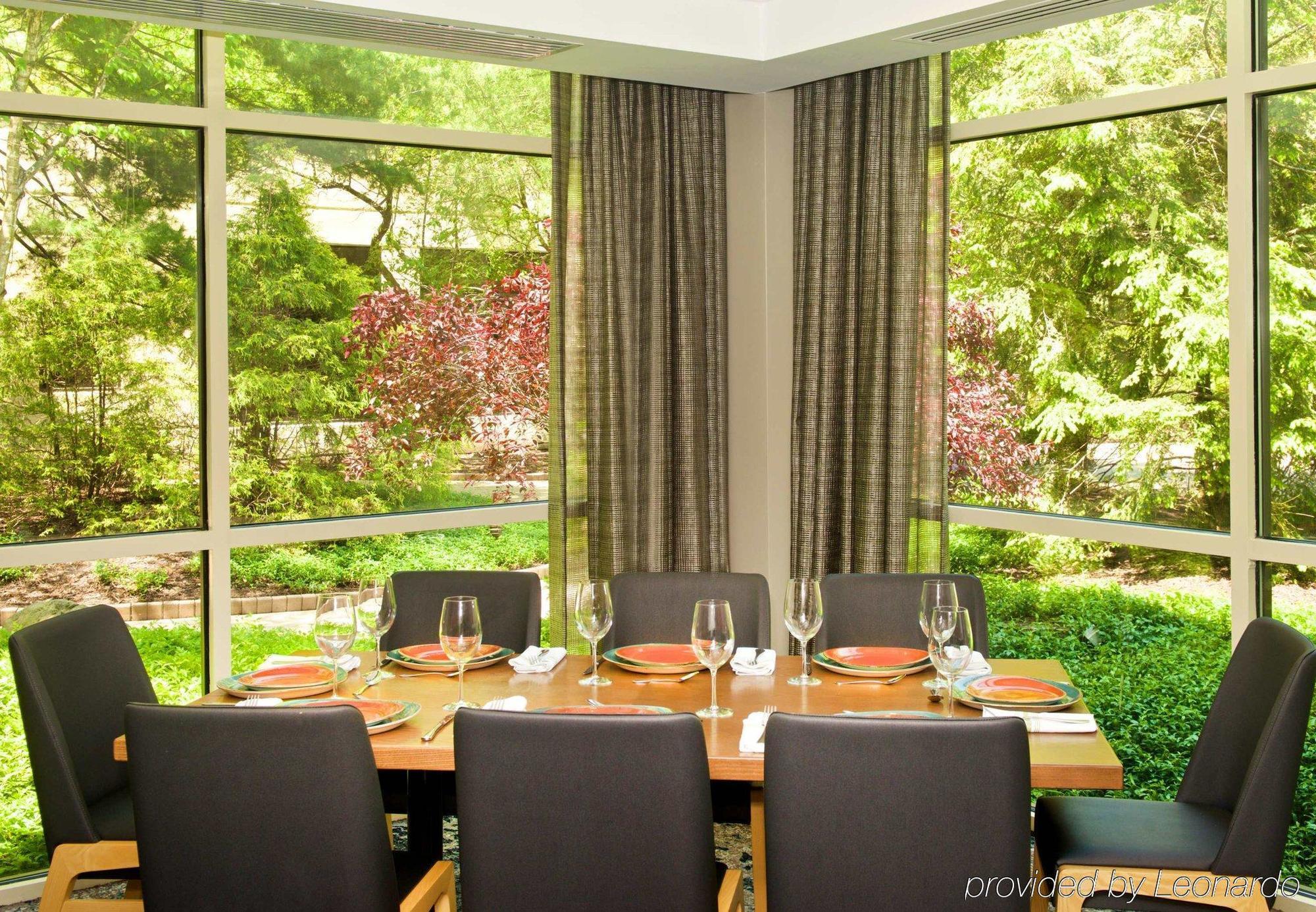 Pittsburgh Airport Marriott Hotel 3*